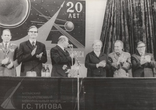 44. Фотография «Г.С. Титов на 20-летии  запуска первого искусственного спутника Земли». О/Ф 1074